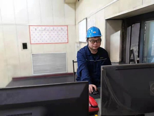 1629776133265376.jpg 勤懇務(wù)實(shí) 敬業(yè)愛崗 (3)_副本.jpg